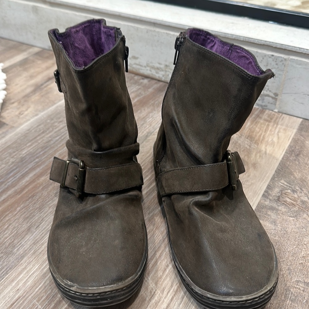 Blowfish malibu boot size 10
